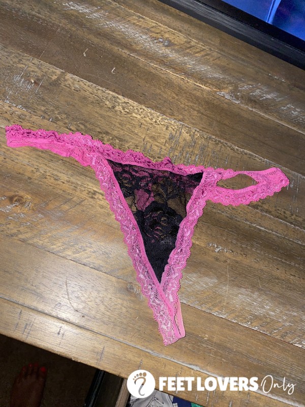 S**XXy Pink Thong Worn By A Delicious Thick Latina 😘
