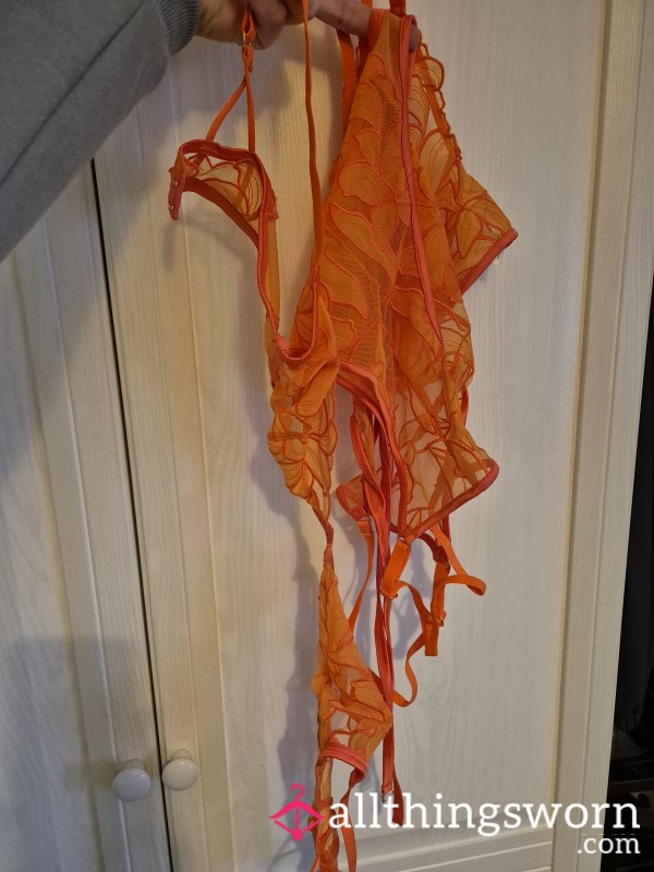 S**y 3-piece Orange Lounge Set