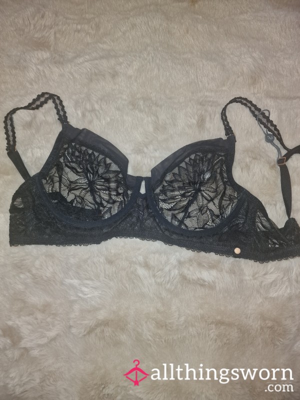S**y And Cla**y Black Bra