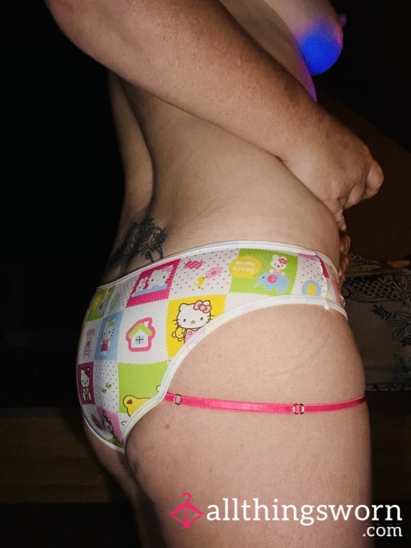 S**y And Cute Hello Kitty Panties With Leg Straps
