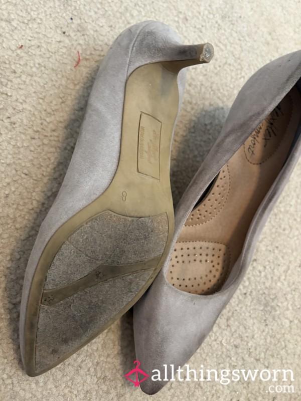 S**y Beat Up Smelly Office Work Heels💦😩
