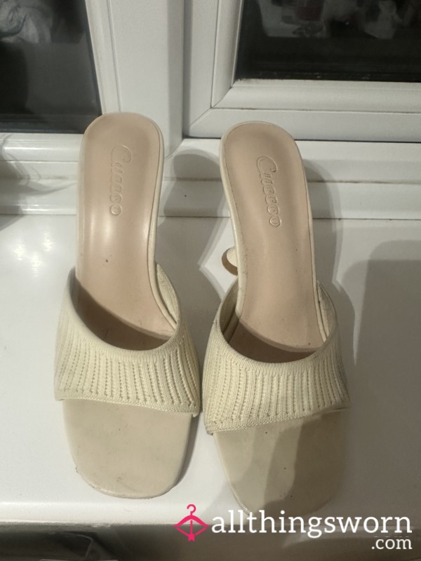 S**y Beige Heals