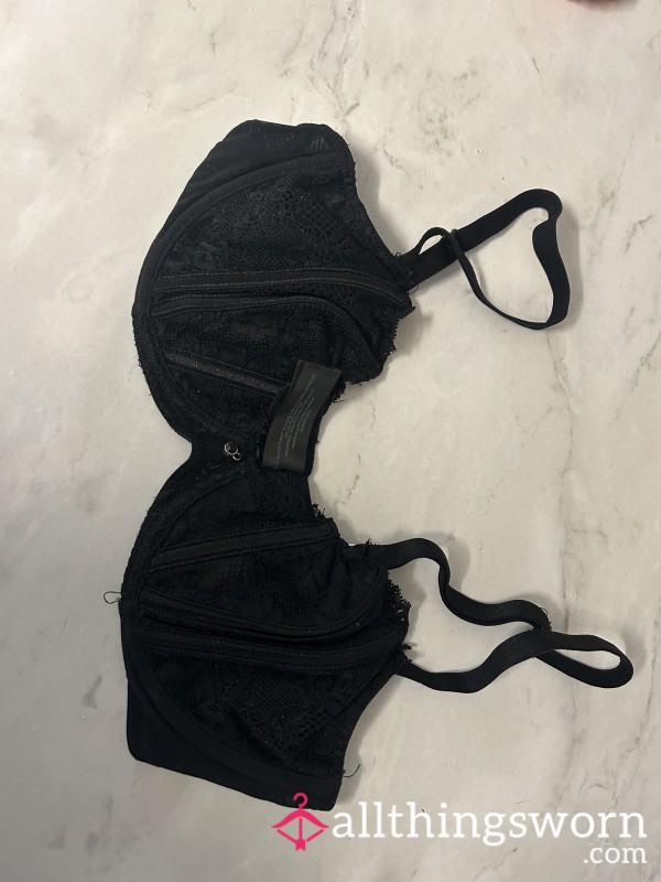 S**y Black Bra