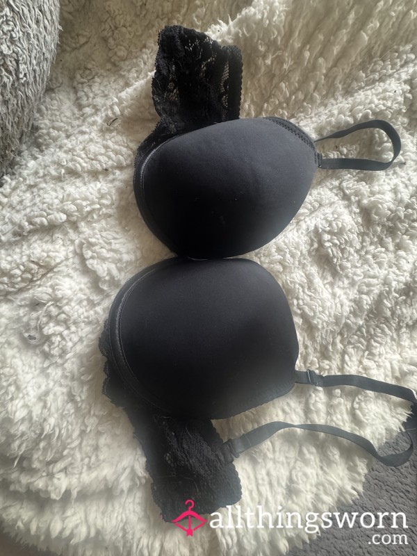 S**y Black Bra