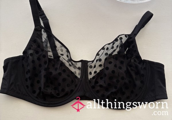 S**y Black Bra