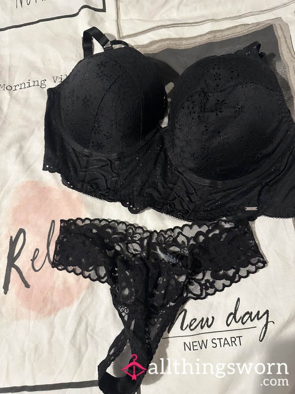 S**y Black Laced Underwear 🥵