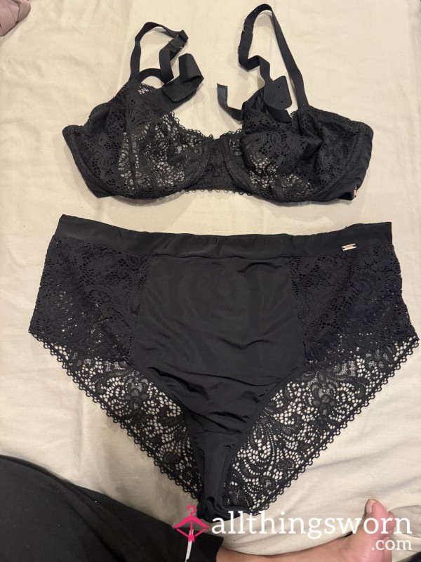 S**y Black Set