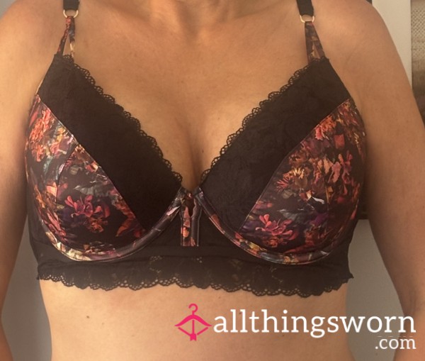 S**y Black Worn Bra