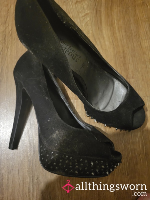 🖤s**y Black Worn Heels🖤