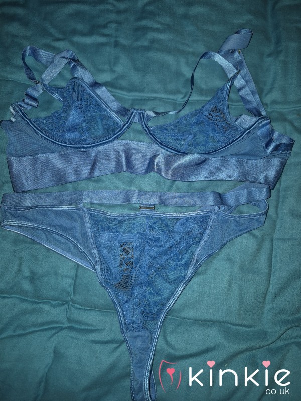 sexy lingerie used Sexy Lace Bra See Through Breathable Bra and Solid Thongs and Garter Belt  and Stocking Lingerie Set main image 0