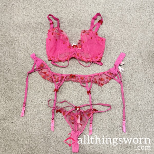 S**y Boux Avenue Lingerie Set