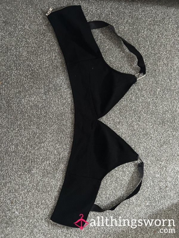 S**y Bra With Zip At The Back 😈