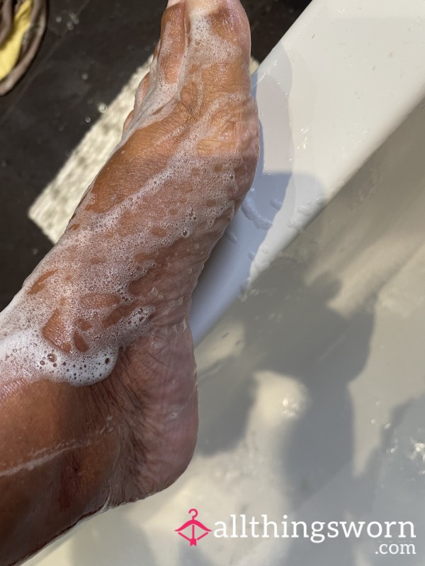 S**y Cougar Feet