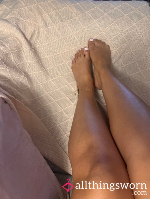 S**y Feet