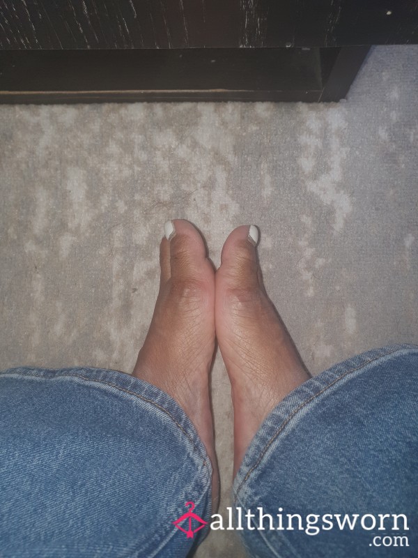 S**y Feet