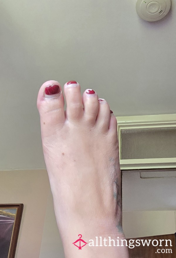S**y Feet