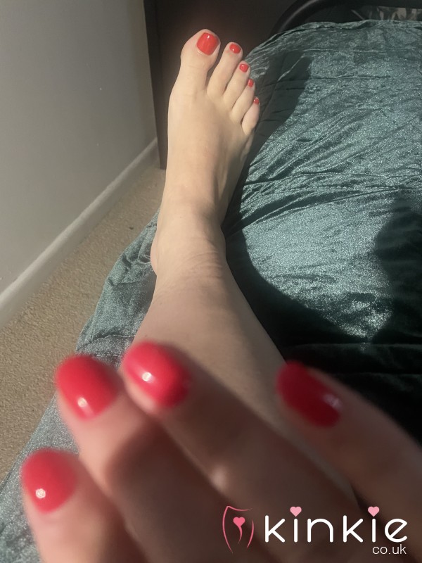 S**y Feet And Nail Pics