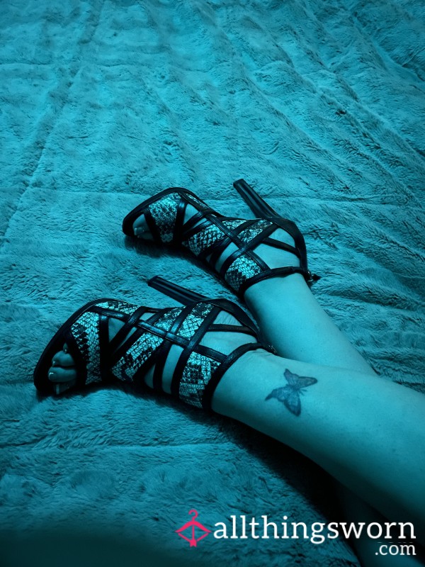S**y Feet In High Heels