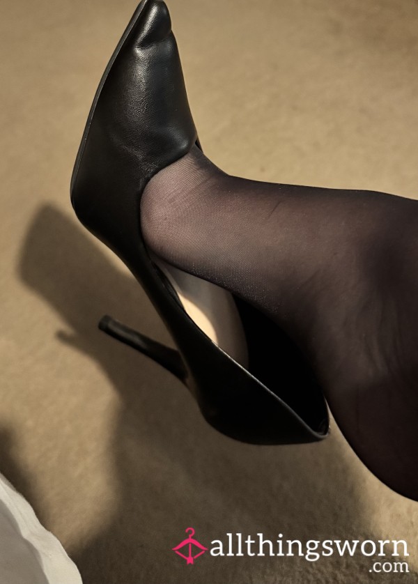 S**y Feet On Di**o, Teasing You