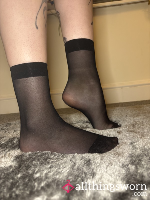 S**y Feet Pics In Black Sock Tights