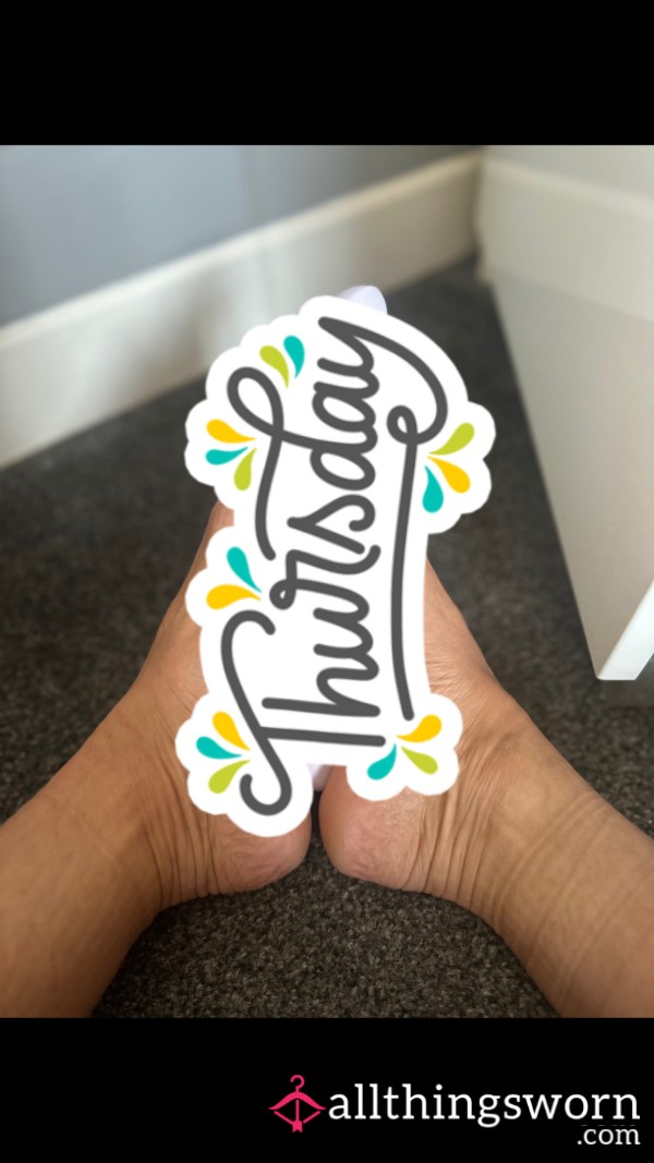 S**y Foot Pics 🍆🦶(5 Pics)