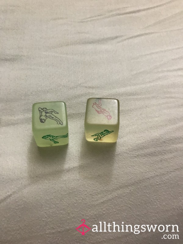 S**y Glow In The Dark Dice 🎲