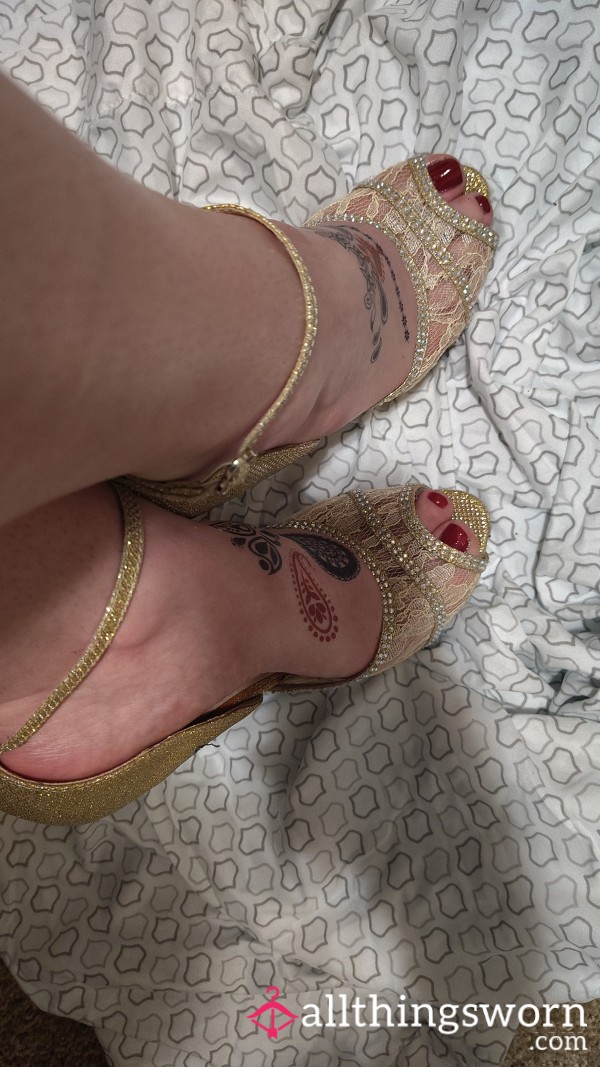 S**y Golden Heals