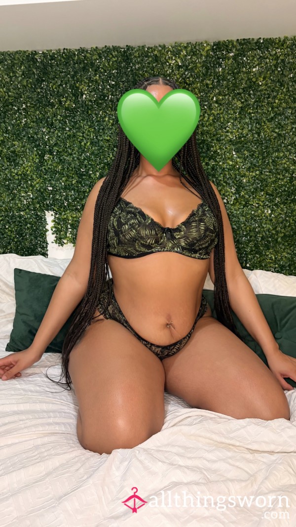 S**y Green & Black Panties & Bra Set 🖤💚