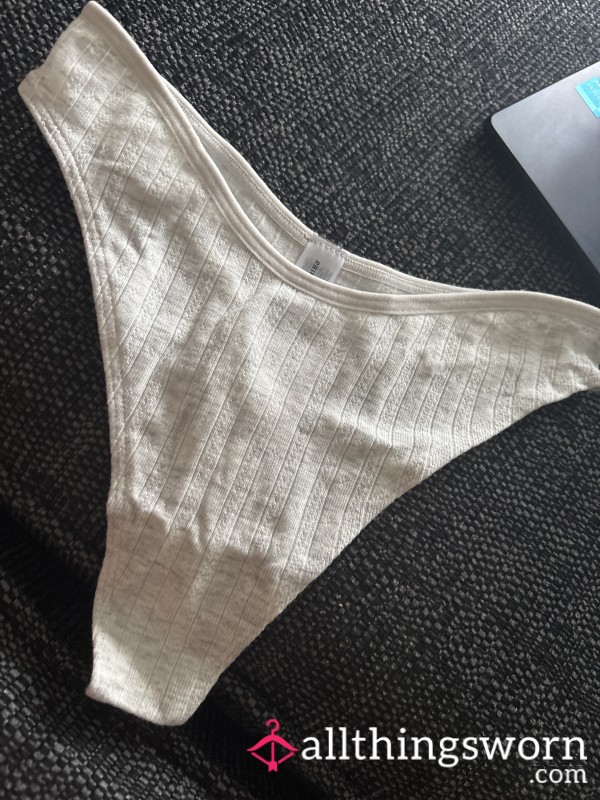 S**y Grey Tho G