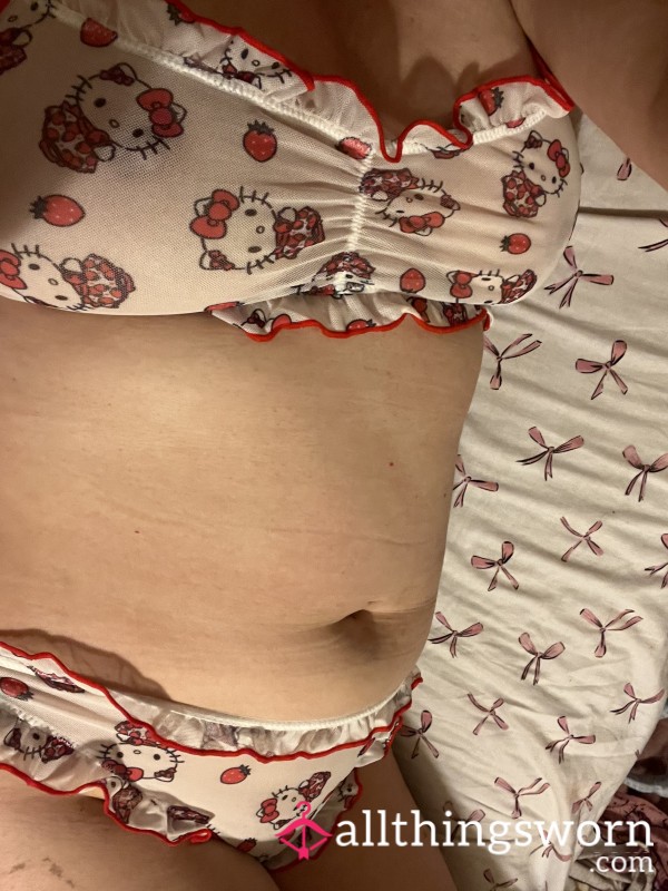S**y Hello Kitty Set