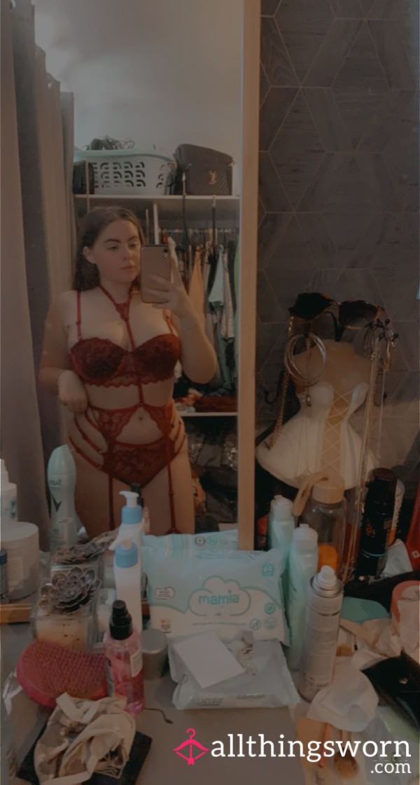 S**Y HOT LINGERIE