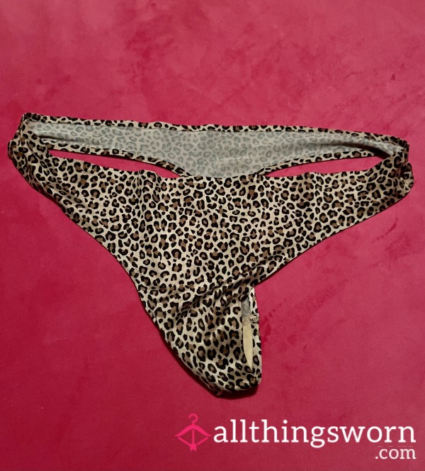 S**y Kitty Thong With 2 Days Wear 💕
