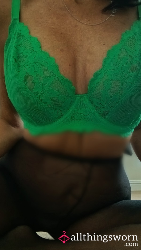 S**y Lace Green Bra 😍 Smell Me And Taste Me .