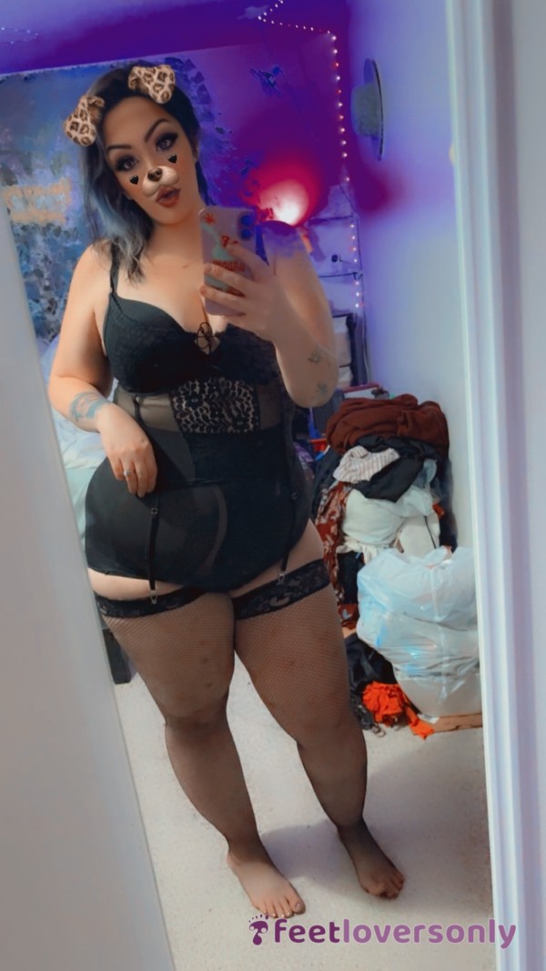 S**y Lace Thigh Highs