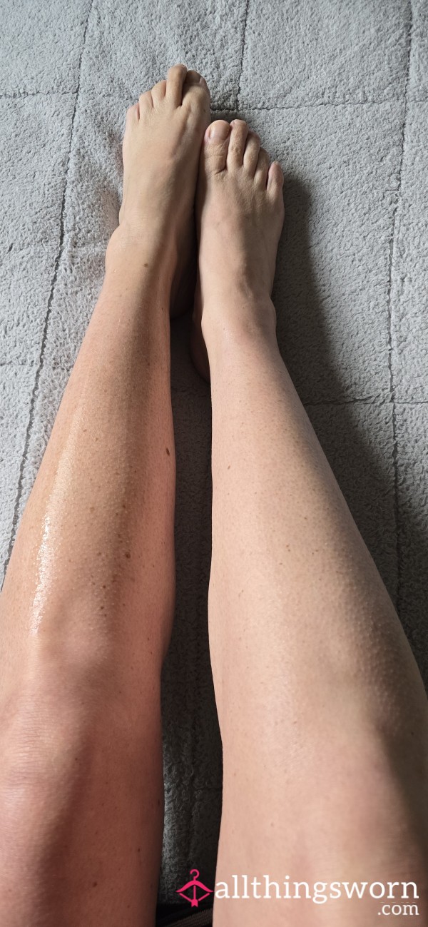 S**y Legs