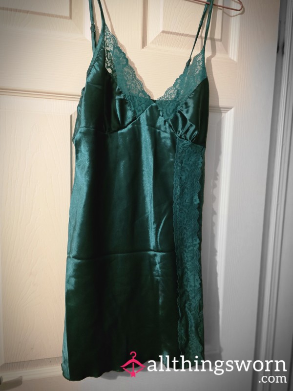 S**y Lil Green Nightdress