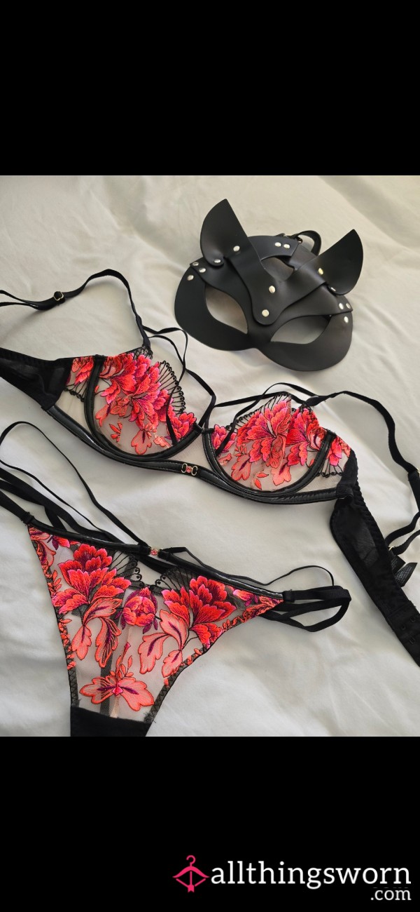S**y Lingerie Set With Fishnets