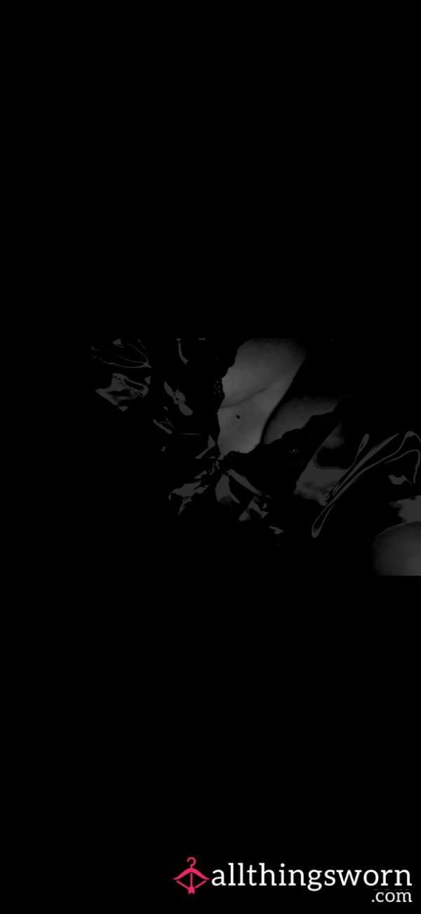 S**y Lingerie Showing My Curves & Peachy B*m