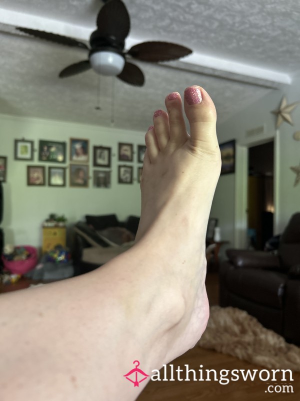 S**y Little Feet