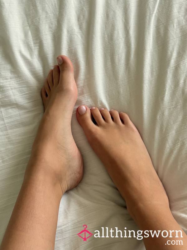 S**y Little Feet