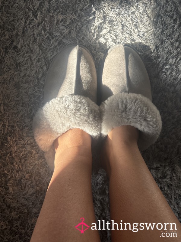 S**y Little Toes