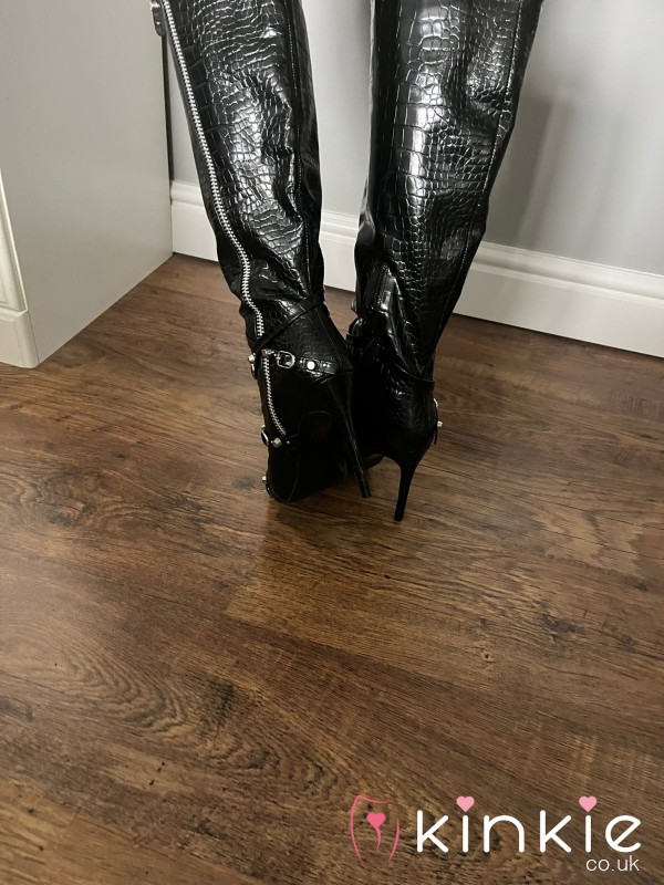 S**y Long Black Heeled Boots