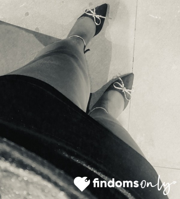 Miss S**y Long Legs🌹