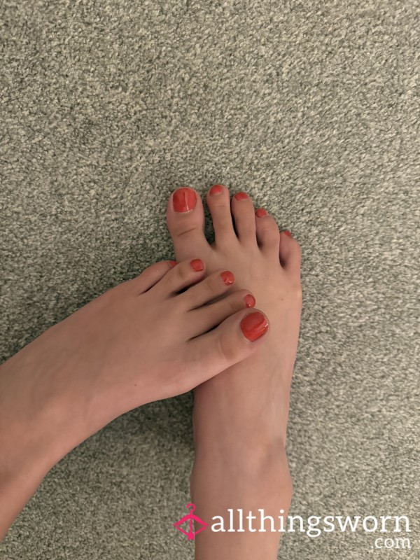 S**y Painted Red Toes❤️😉