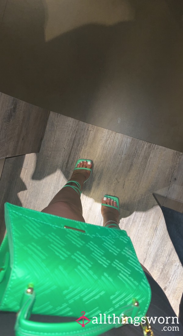 S**y Petite Feet😜