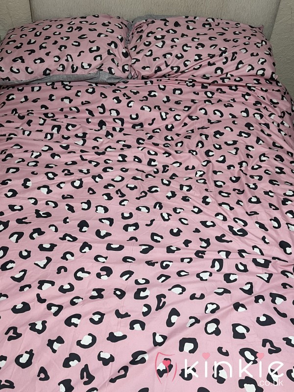 S**y Pink Leopard Print Double Duvet Set 💖🐆