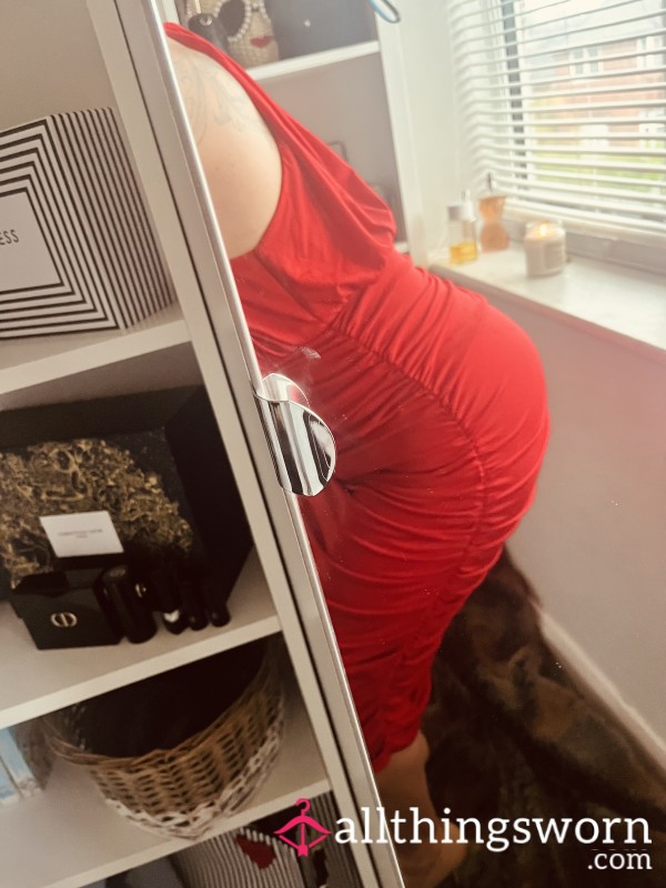 S**y Red Dress, Easy Lifting Perfect For  That Quicky In The Back Alley 💋