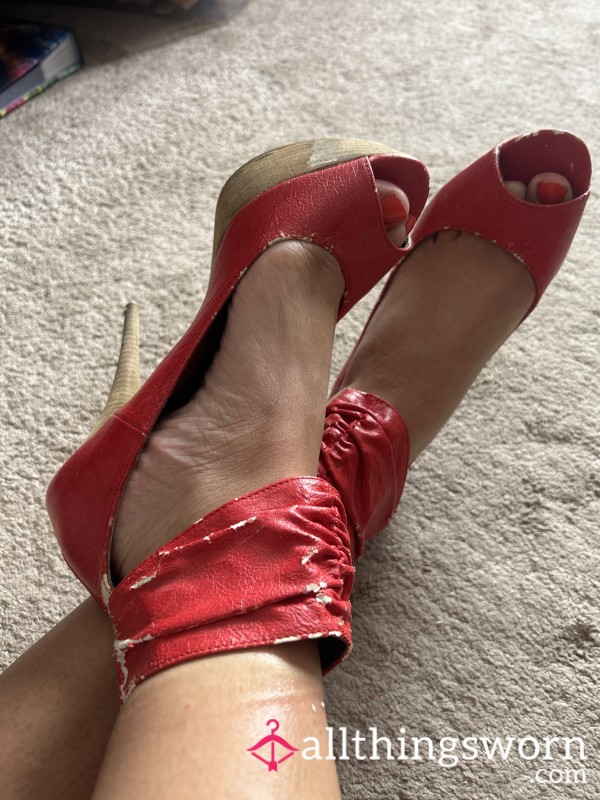 S**y Red High Heels. Had Lots Of Wear And Care 🔥