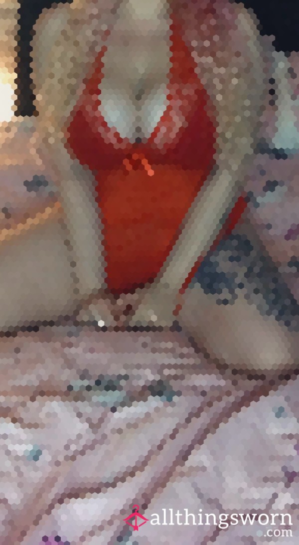 S**y Red Lingerie With Topless Photos 🥵