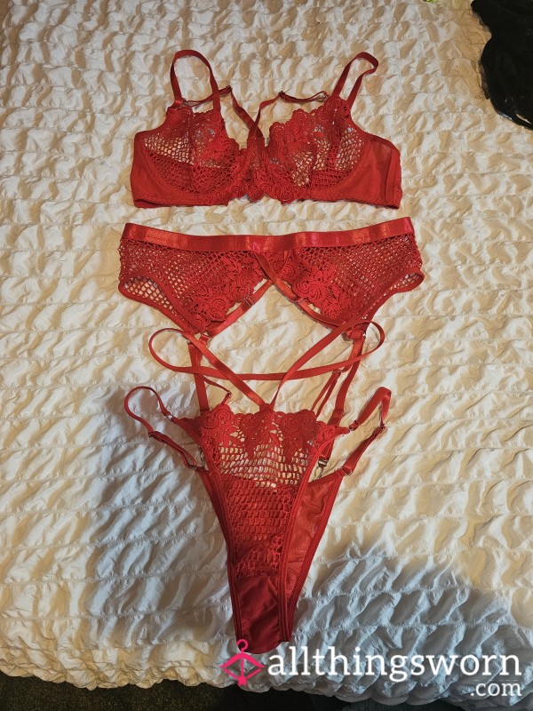 S**y Red Set